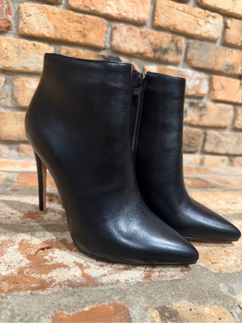 Women's Black Leather Pointed-Toe Stiletto Ankle Boots Sz 8.5